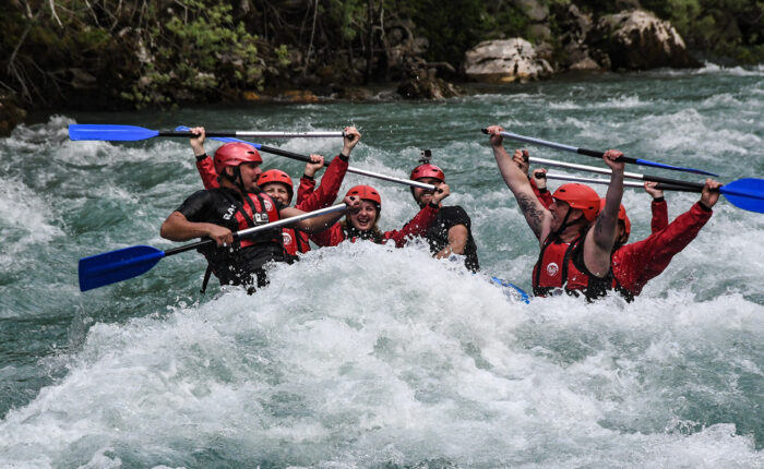 Tara-river-rafting-adrenaline
